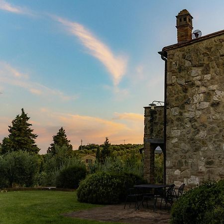 Relax Palazzo Monaci Apartamento Asciano Exterior foto