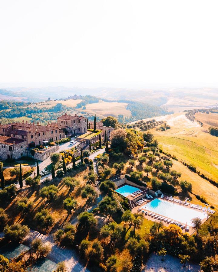 Relax Palazzo Monaci Apartamento Asciano Exterior foto
