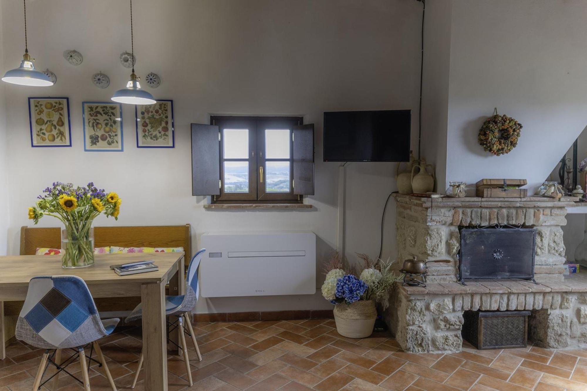 Relax Palazzo Monaci Apartamento Asciano Exterior foto