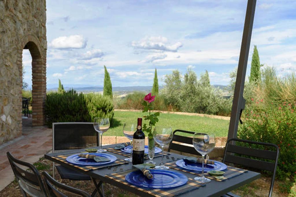 Relax Palazzo Monaci Apartamento Asciano Exterior foto